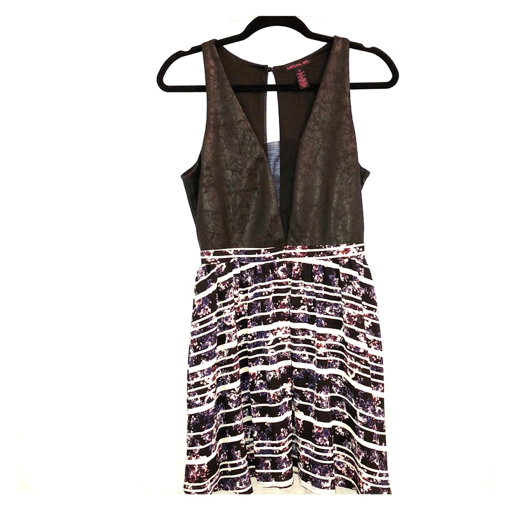 Super cute short dress with mesh slit in front